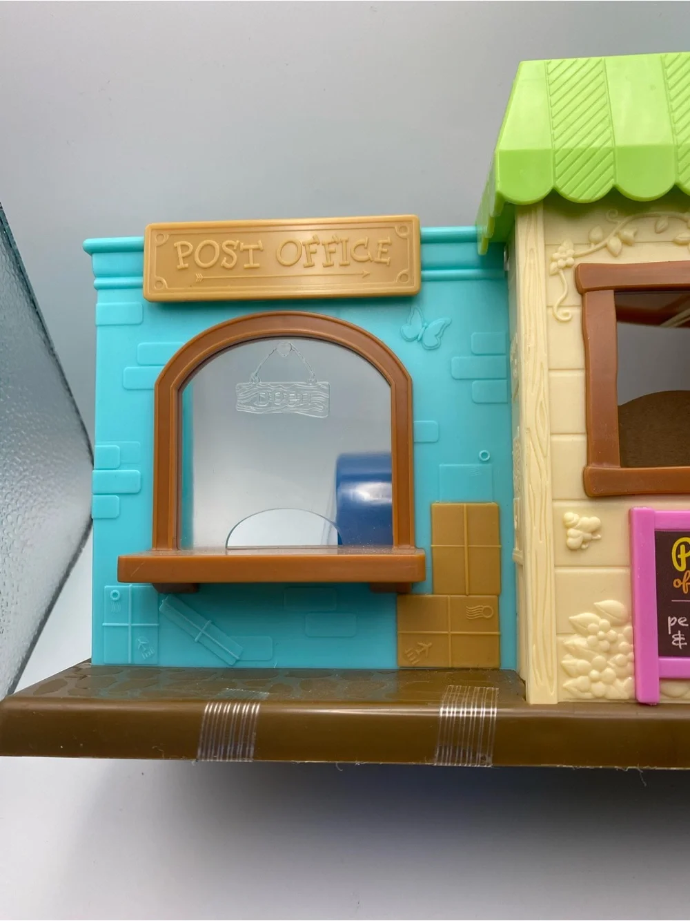 Li'l Woodzeez Post'n Pizza Shop Playset — Green & Pink